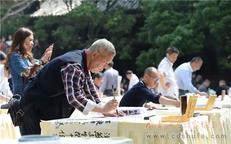 成都百名书家齐聚崇州临写《寒食帖》 - 协会动态 - 成都市书法家协会