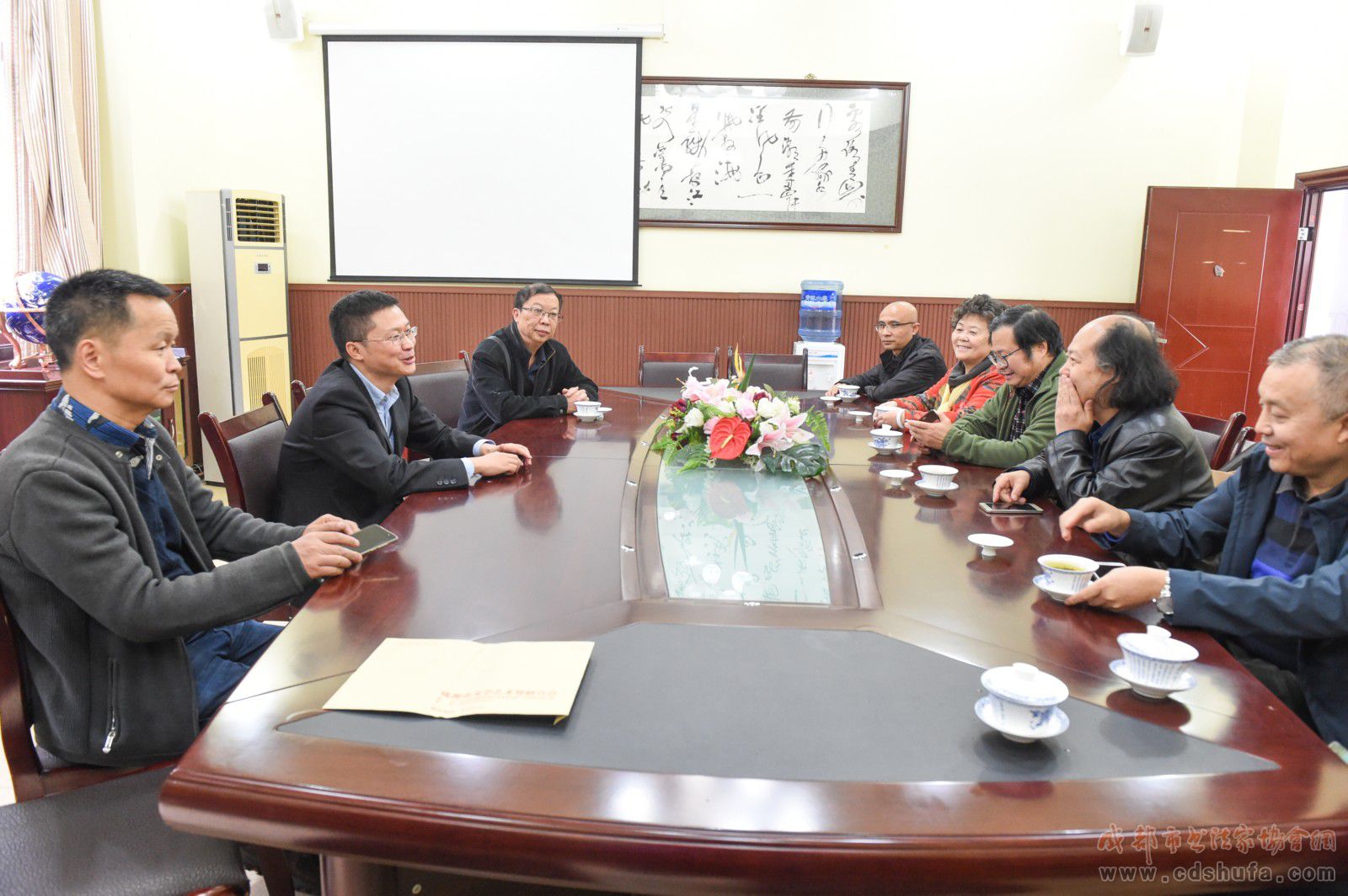 深入学习贯彻十九大精神 成都市书协文化惠民活动走进奥林小学