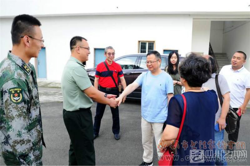 “庆八一·进军营”成都市书法家协会拥军活动举行