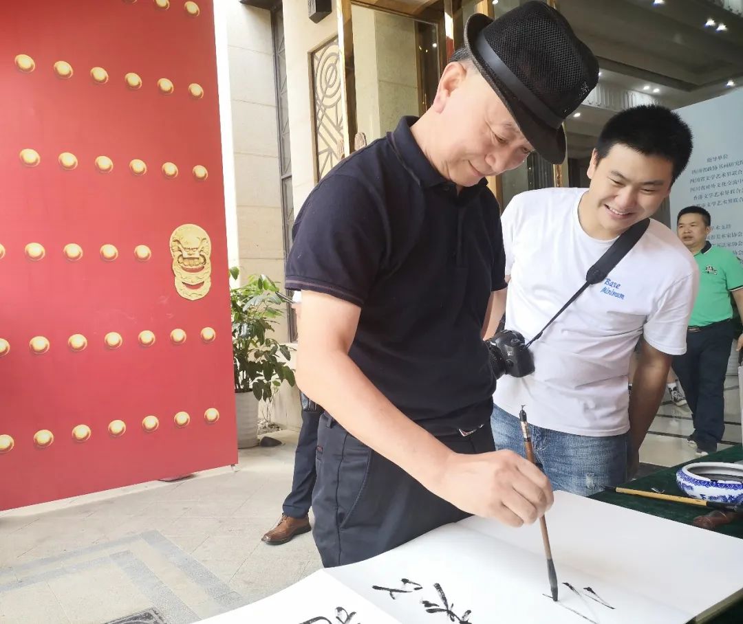 头条 | 好久不见——浣花流香·黎光成师生书画展暨邀请展在四川福宝美术馆开幕