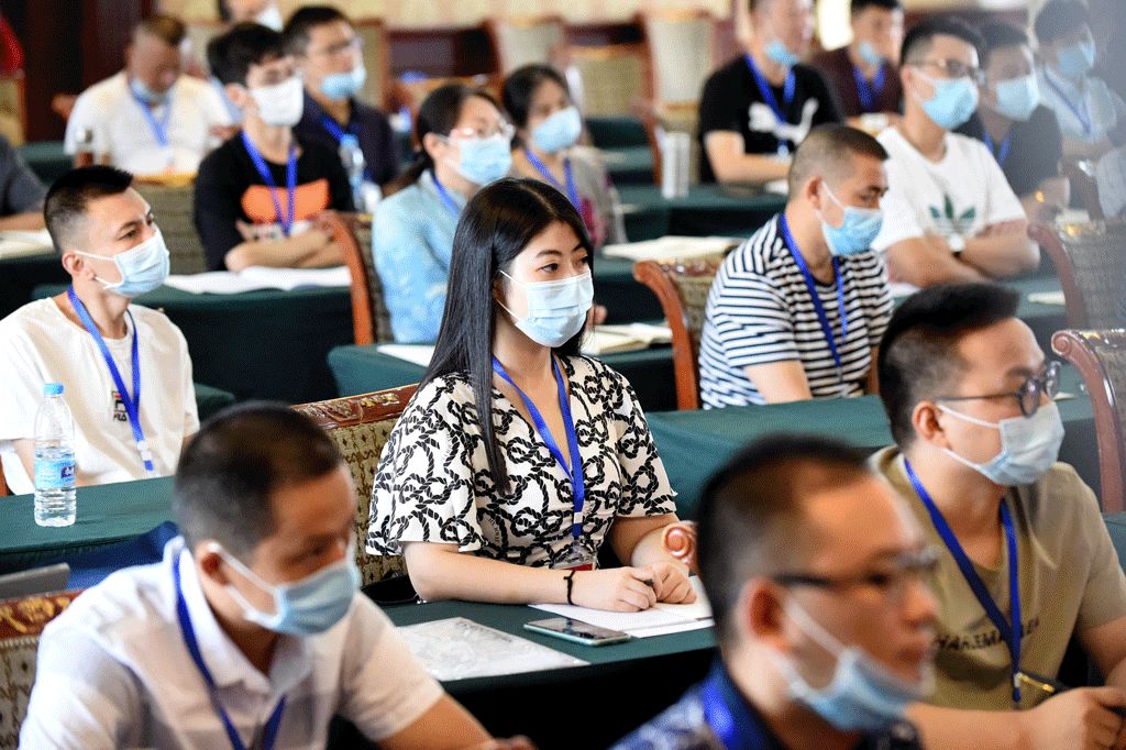 专题报道①国学修养与书法•四川省书法家协会第二期青年书法创作骨干研习班在成都开班，何应辉作《我的书法观》开班首讲