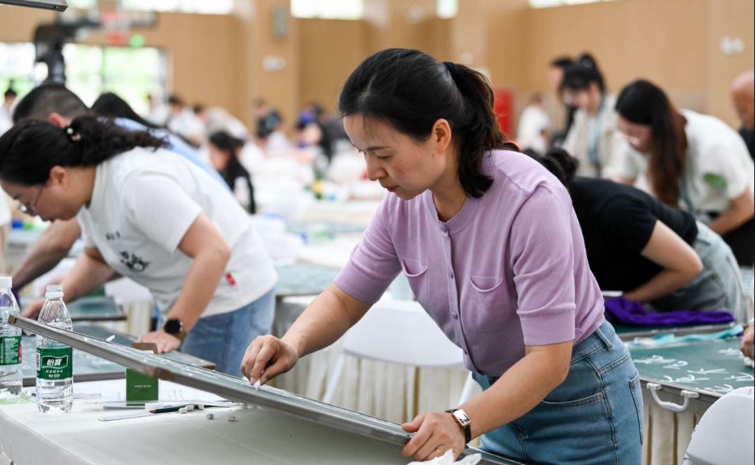 笔尖上的竞技，成都教师在技能大赛中尽显书写风采